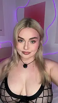 Snapshot of April_Vancee chatting on April 29, 2026, 1:04 pm April Vancee online show from April 29, 2026, 1:04 pm