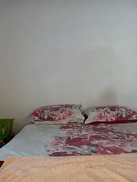 Snapshot of Missvixen81 chatting on March 3, 2026, 5:02 am Missvixen81 online show from March 3, 2026, 5:02 am