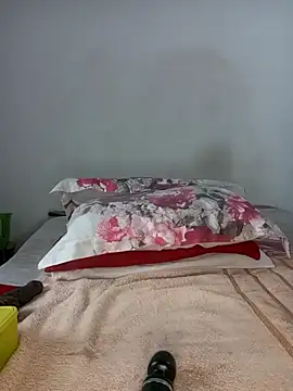 Snapshot of Missvixen81 chatting on March 5, 2026, 8:21 am Missvixen81 online show from March 5, 2026, 8:21 am