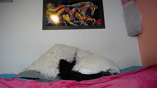 LorenaJoness online show from March 17, 2025, 4:43 pm