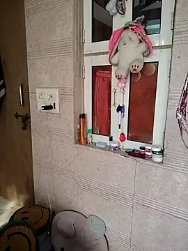 Miss Love25 online show from December 22, 2025, 9:39 am