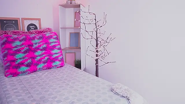 tommy blue online show from September 12, 2025, 1:06 am