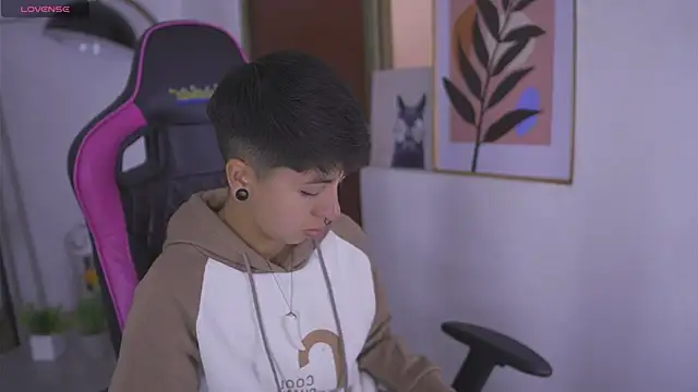 tommy blue online show from September 22, 2025, 1:02 pm