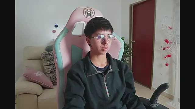 tommy blue online show from October 1, 2025, 3:29 pm