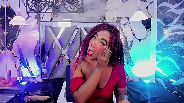 CandyMartinez  online show from June 1, 2026, 8:32 pm