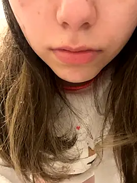 floooohv online show from September 25, 2025, 3:38 pm