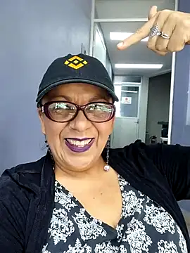 Tonhermosa online show from March 27, 2026, 6:40 pm