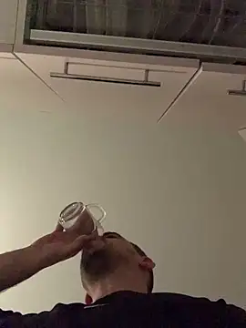 Maxpeins online show from February 28, 2026, 11:50 pm