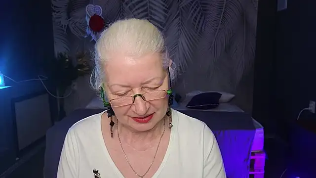 Maya Mayflower online show from March 14, 2025, 9:14 am