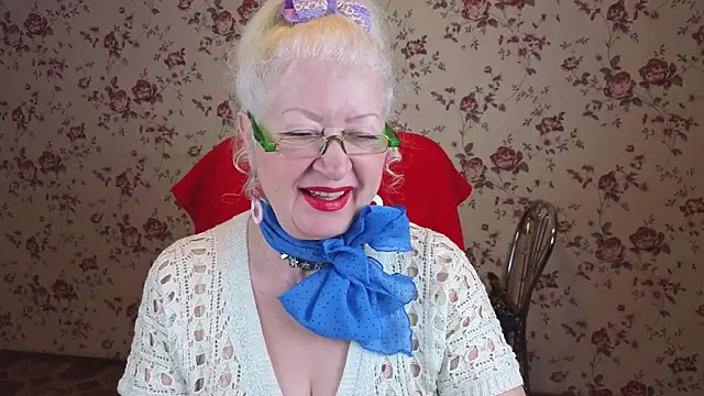 Maya Mayflower online show from November 25, 2025, 4:01 am