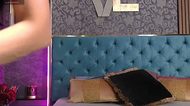 Snapshot of Vanessao1 chatting on May 8, 2026, 7:25 am Vanessao1 online show from May 8, 2026, 7:25 am