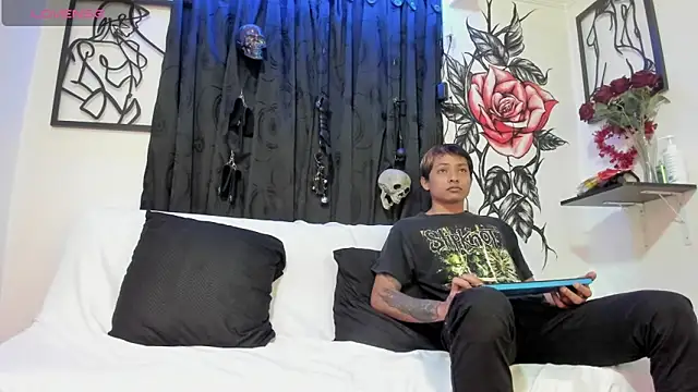 KratosAfroditacs online show from March 21, 2025, 3:57 pm