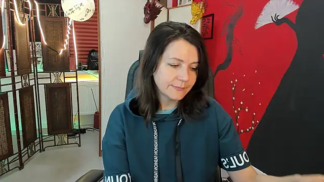 NicoleHitman online show from March 19, 2025, 5:19 am