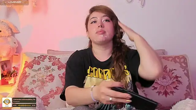 julieta cooper20 online show from September 30, 2025, 3:33 am