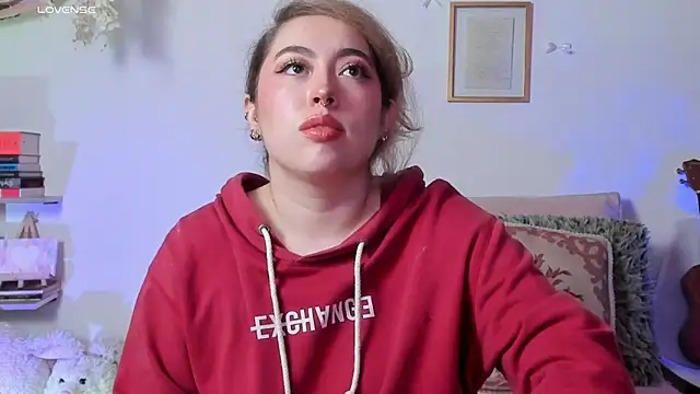 julieta cooper20 online show from April 12, 2026, 4:06 am