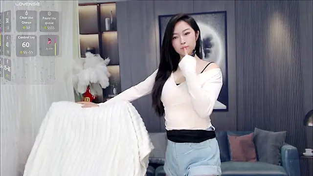 Snapshot of October_10 chatting on March 8, 2026, 5:00 am October 10 online show from March 8, 2026, 5:00 am