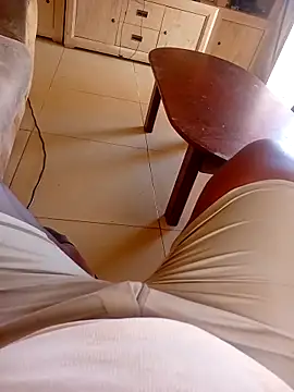 Latte1204 online show from March 19, 2025, 12:45 pm