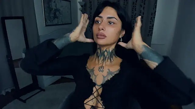 Snapshot of CharimgSabrina chatting on September 19, 2025, 6:15 am CharimgSabrina online show from September 19, 2025, 6:15 am