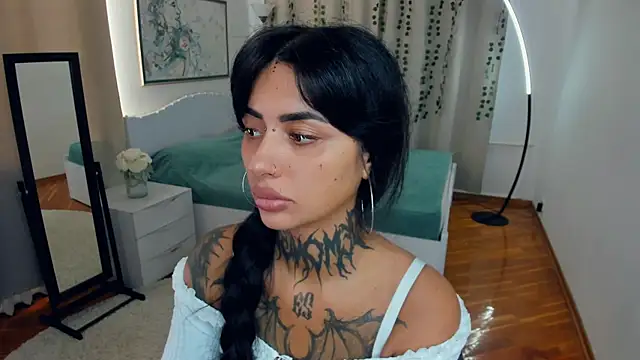 Snapshot of CharimgSabrina chatting on September 22, 2025, 7:10 am CharimgSabrina online show from September 22, 2025, 7:10 am