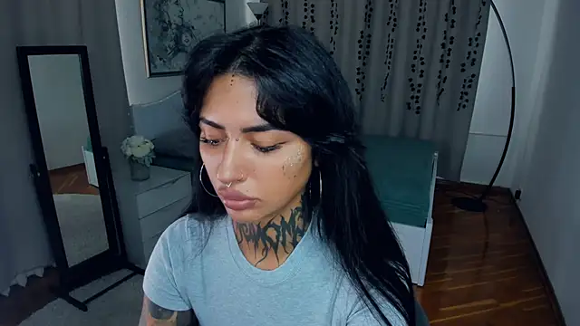 Snapshot of CharimgSabrina chatting on September 27, 2025, 6:18 am CharimgSabrina online show from September 27, 2025, 6:18 am