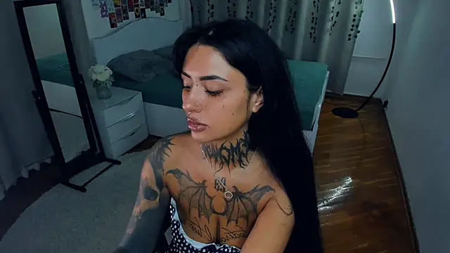 Snapshot of CharimgSabrina chatting on October 10, 2025, 6:45 am CharimgSabrina online show from October 10, 2025, 6:45 am