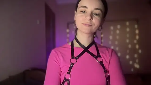 lanaloulou online show from September 20, 2025, 2:56 am