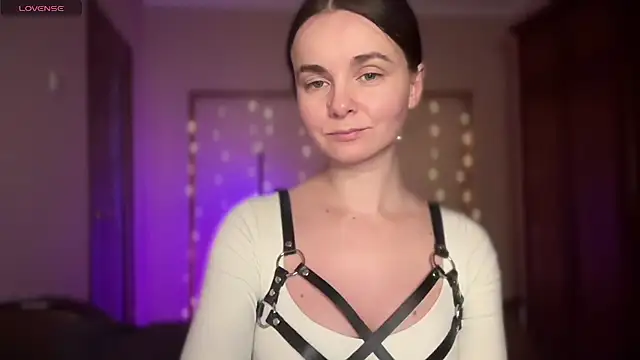 lanaloulou online show from October 15, 2025, 8:20 pm