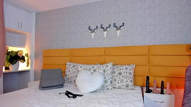 LeilaHiuston online show from March 23, 2026, 7:40 pm