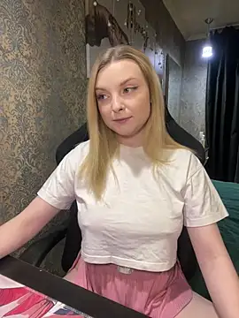 Lina ly online show from March 7, 2025, 8:11 pm