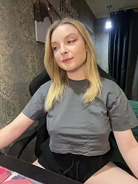 Lina ly online show from March 8, 2025, 8:03 pm