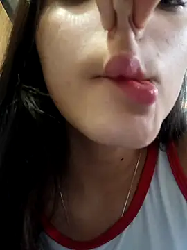 Valen Person online show from November 4, 2025, 4:17 pm