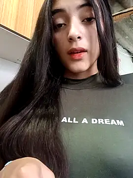 Valen Person online show from December 3, 2025, 4:16 pm