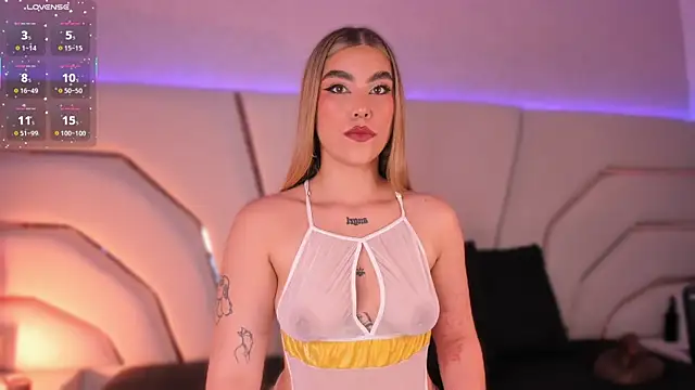 Snapshot of Violeta-Marquez chatting on May 22, 2026, 11:27 am Violeta-Marquez online show from May 22, 2026, 11:27 am