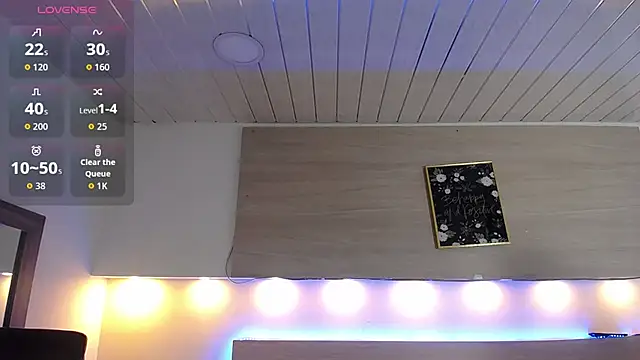 Cristal Velle online show from October 7, 2025, 12:24 pm