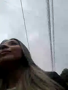 Isabella Varella online show from March 6, 2025, 1:24 pm