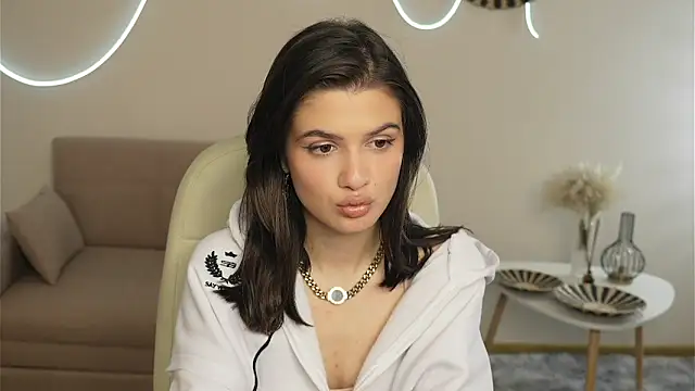 CathrynCovil online show from March 21, 2025, 8:39 am