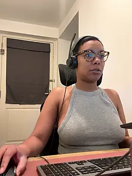 Melia Rayne online show from January 8, 2026, 11:23 am