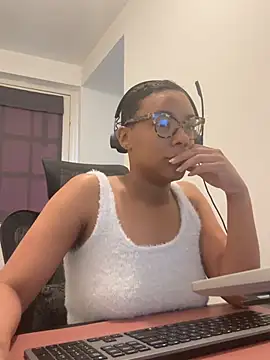 Melia Rayne online show from April 21, 2026, 9:37 am