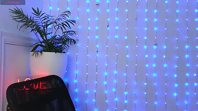 neferutt online show from January 8, 2026, 5:04 pm