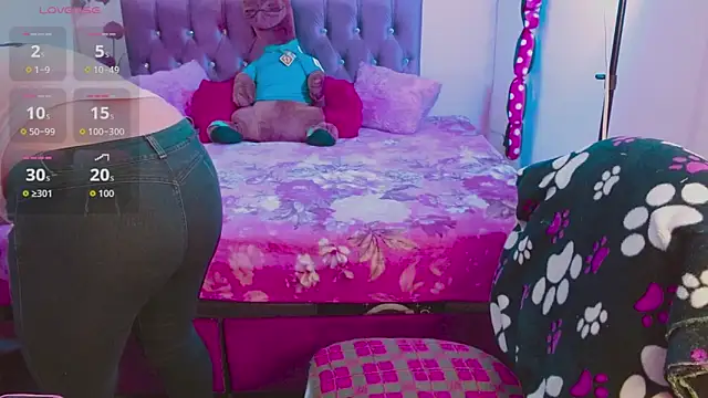 Anny  cute online show from October 5, 2025, 8:07 pm