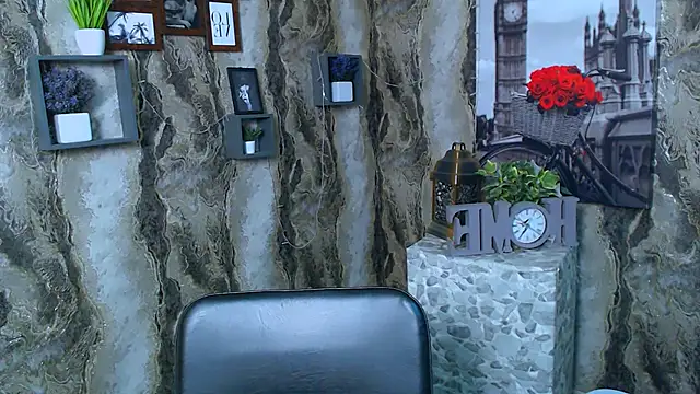 Snapshot of _MiraGold_ chatting on December 4, 2025, 7:28 am MiraGold online show from December 4, 2025, 7:28 am