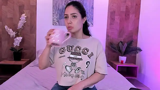 isabella winkler online show from July 18, 2026, 12:20 pm