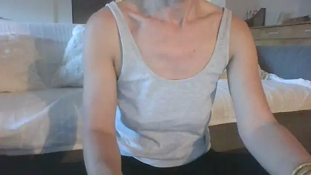 Valentinette online show from April 21, 2026, 5:25 am