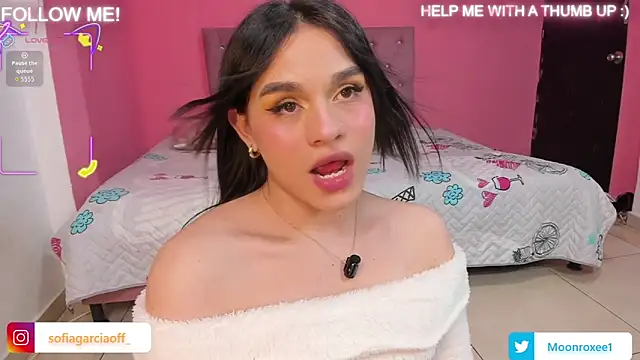 Moonroxe  online show from April 29, 2026, 9:54 pm