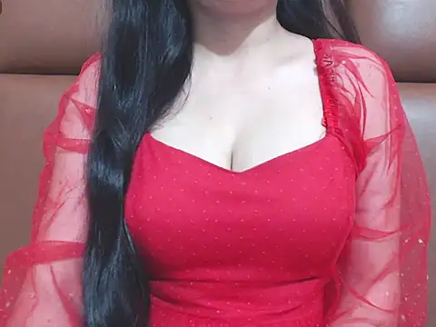 RealNaina online show from October 15, 2025, 5:46 pm