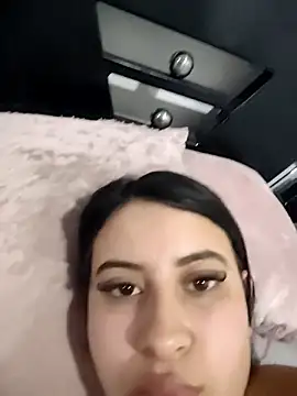 mialorents online show from November 3, 2025, 2:51 pm