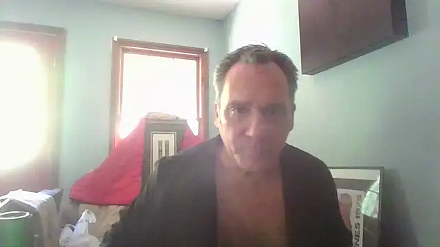 Snapshot of HunkofRock chatting on May 2, 2026, 6:35 pm HunkofRock online show from May 2, 2026, 6:35 pm