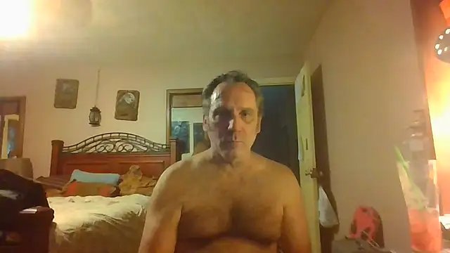 Snapshot of HunkofRock chatting on June 4, 2026, 11:44 pm HunkofRock online show from June 4, 2026, 11:44 pm