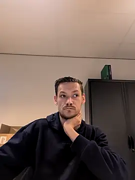 arnoanro online show from March 4, 2026, 1:06 pm