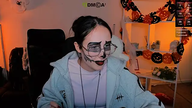 mona cloud online show from October 25, 2025, 1:13 am